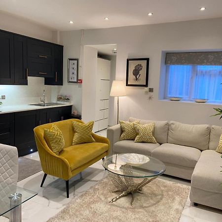 Elegant 2 Bed Flat In Chiswick Appartement Londen Buitenkant foto